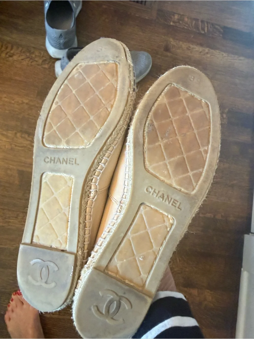 CHANEL good tons